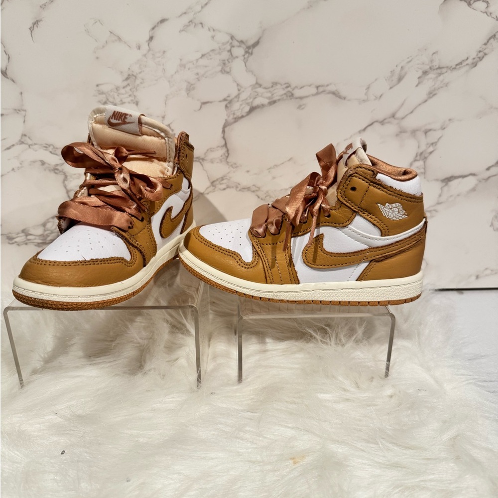 Jordan 1 Retro Praline/white
